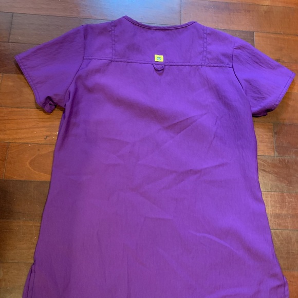 Wink purple scrub top - Picture 3 of 3